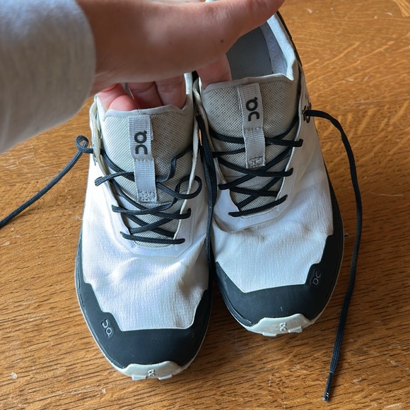 On clouds - Picture 2 of 6